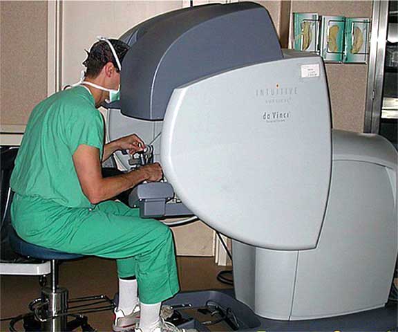Surgeon Using Da Vinci Surgical System