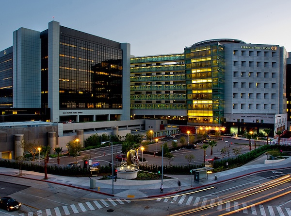 Cedars-Sinai Medical Center exterior at night
