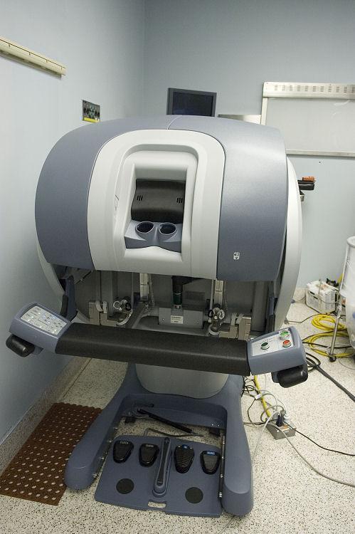 Da Vinci Surgical Robot For Heart Surgery