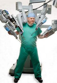 Dr. W. Randolph Chitwood With da Vinci Surgical Robot